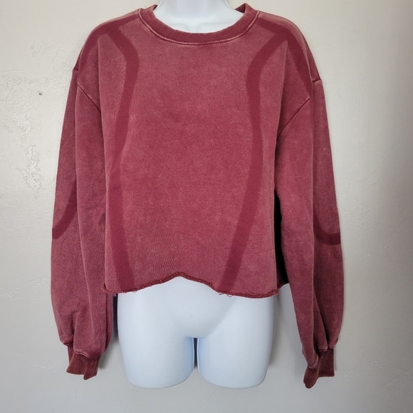 Aemi + Co. NWT Women's Small Burgundy Red Long Sleeve Cropped Sweatshirt Top - Picture 1 of 9
